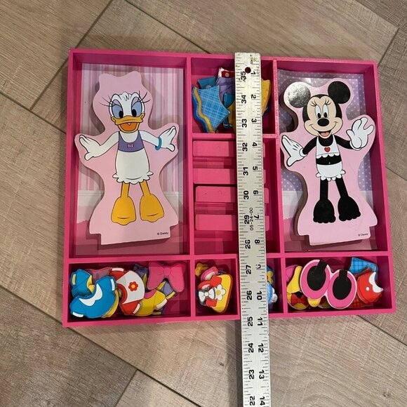 DISNEY MELISSA AND DOUGH MICKEY MOUSE AND DAISY DUCK MAGNETIC DRESS UP WOODEN DO - Picture 7 of 8